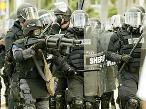 Riot-cops-with-guns-Reuters